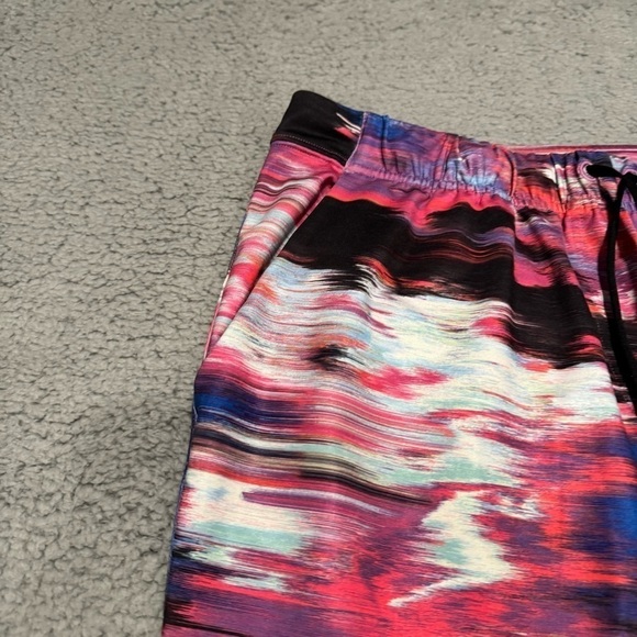 Lululemon Jet Crop (Slim) *Luxtreme Pigment Wind White Multi Size 6 - Picture 5 of 12